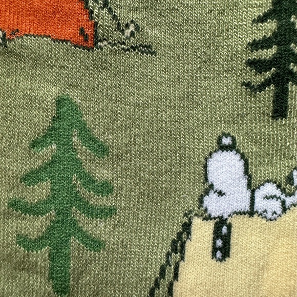 Peanuts Snoopy Green Themed Crew Socks, 1pair, Adults 9-13 Unisex - Picture 2 of 4